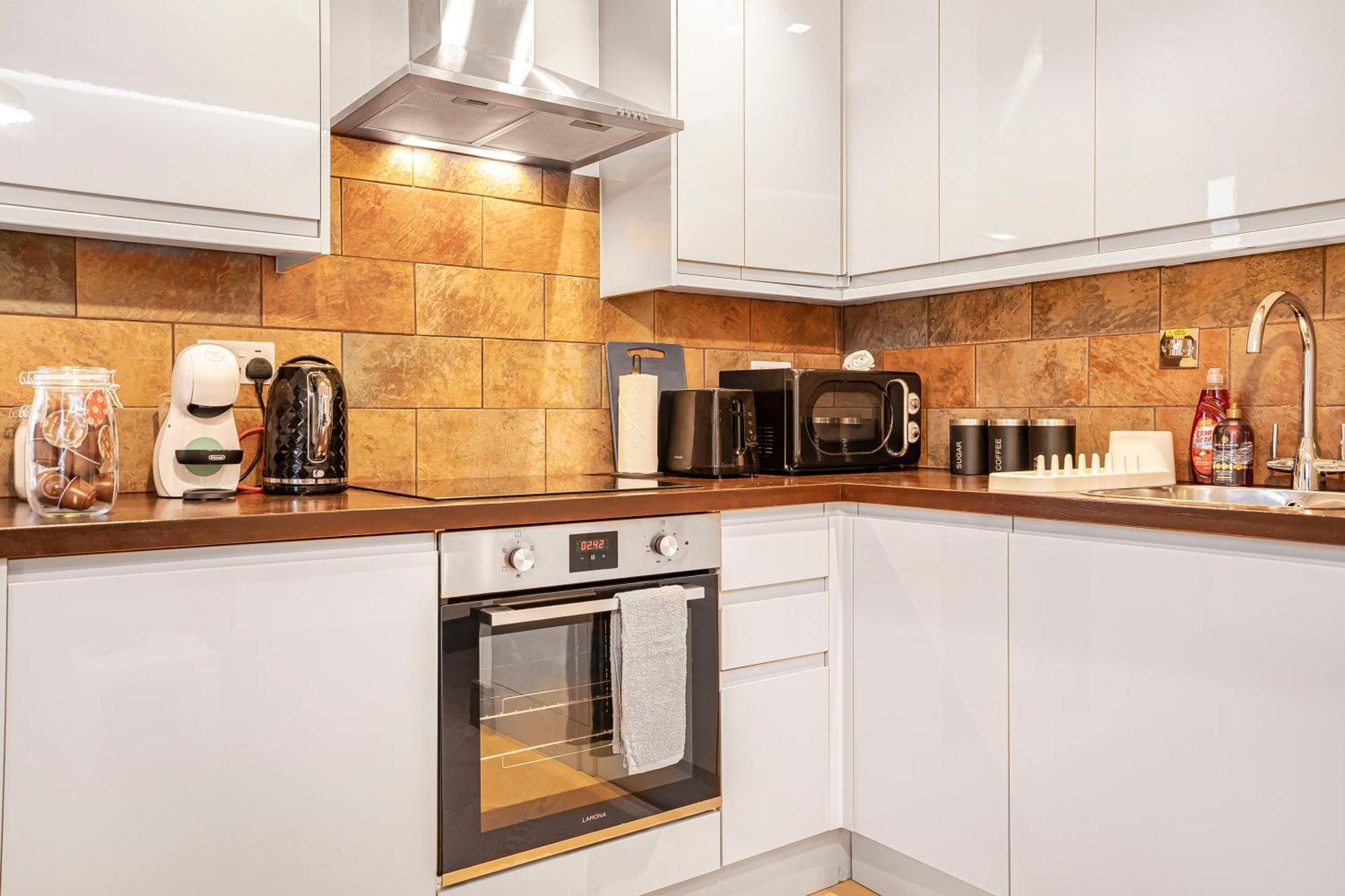 Stylish Modern By Livestay Short Lets & Serviced Nw6 *