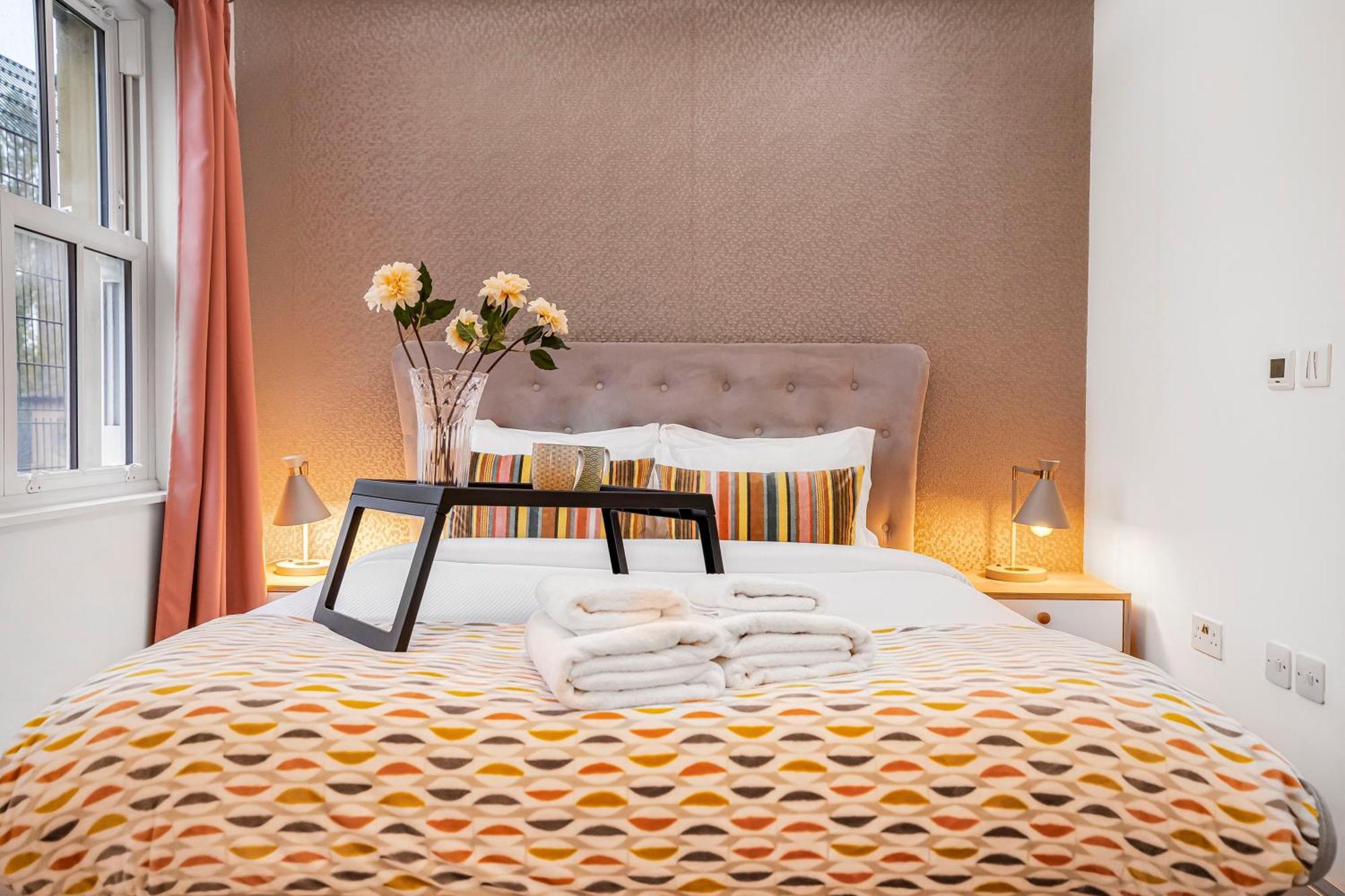 Stylish Modern By Livestay Short Lets & Serviced Nw6 Appartamento