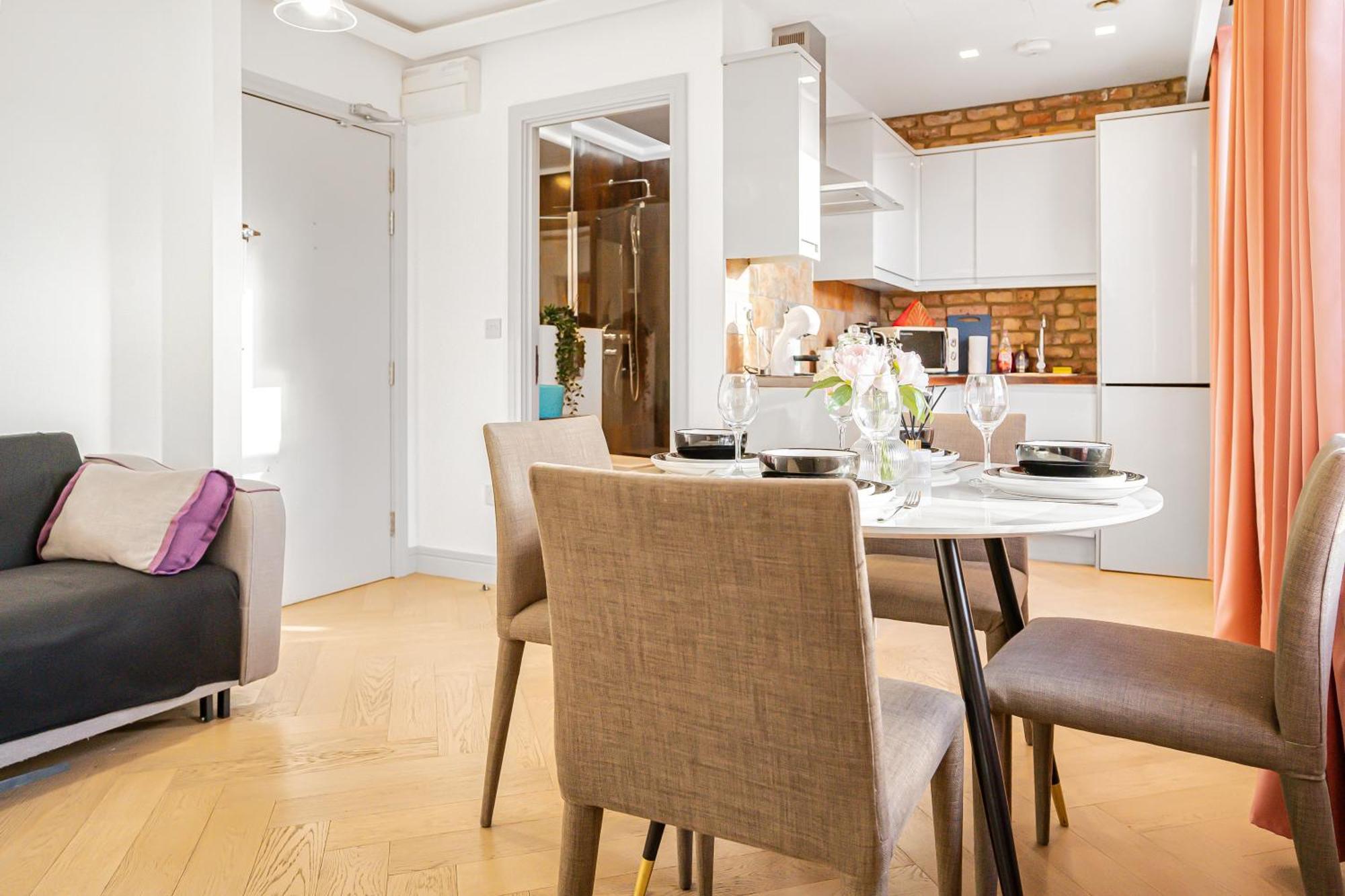 Stylish Modern By Livestay Short Lets & Serviced Nw6 Appartamento